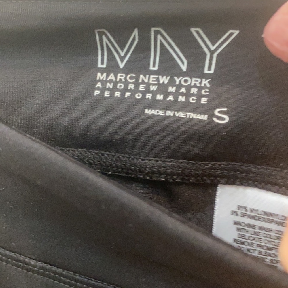 Performance Leggings - image 5